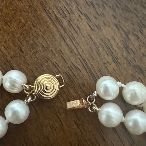 Elegant Pearl Necklace in Classic White fresh water pearls - Picture 7 of 8
